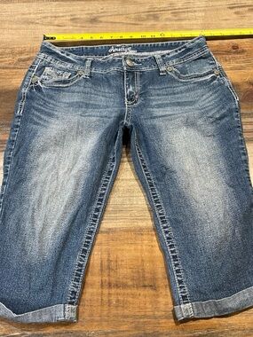 Amethyst Jeans Women's Classic Blue Cropped Denim Jeans